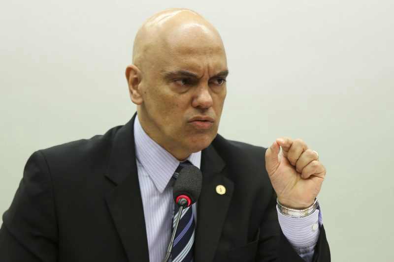 Em tom de ironia e de evidente ação política, invasor usa nome do ministro Alexandre de Moraes e acrescenta ao fim do documento falso: “Publique-se, intime-se e faz o L”  – Foto: Marcelo Camargo/Agência Brasil/ND